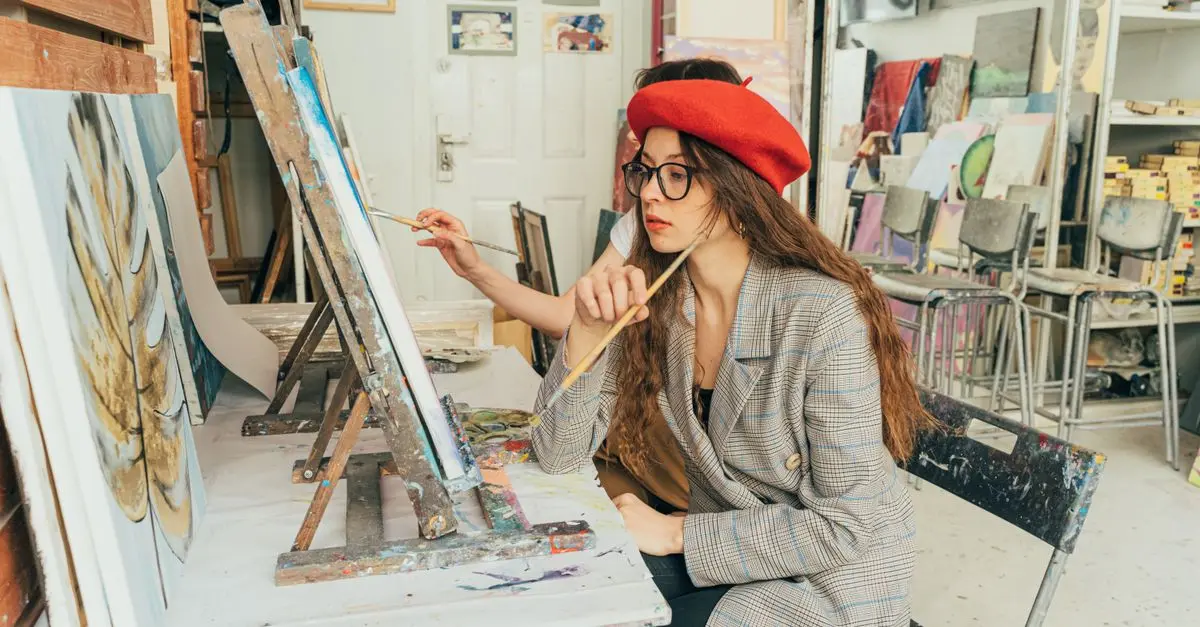 10 Essential Tips for New Artists to Build Their Confidence