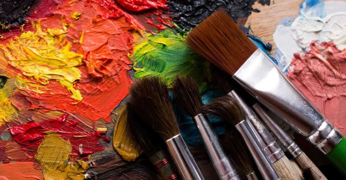 10 Essential Tips for New Artists to Build Their Online Presence