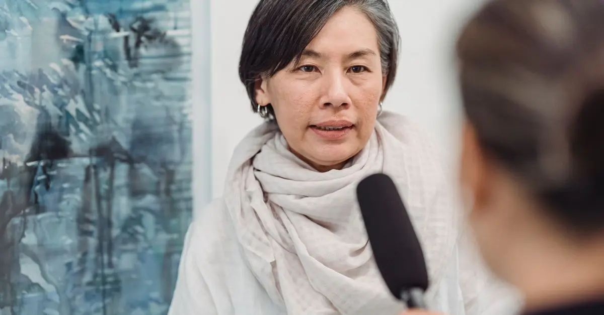 How to Navigate the Art World: Essential Tips for Emerging Artists