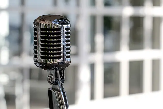 How to Find Your Artistic Voice: Essential Tips for New Artists