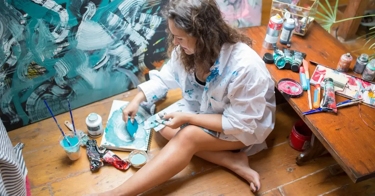 10 Essential Tips for New Artists to Build Their Creative Brand