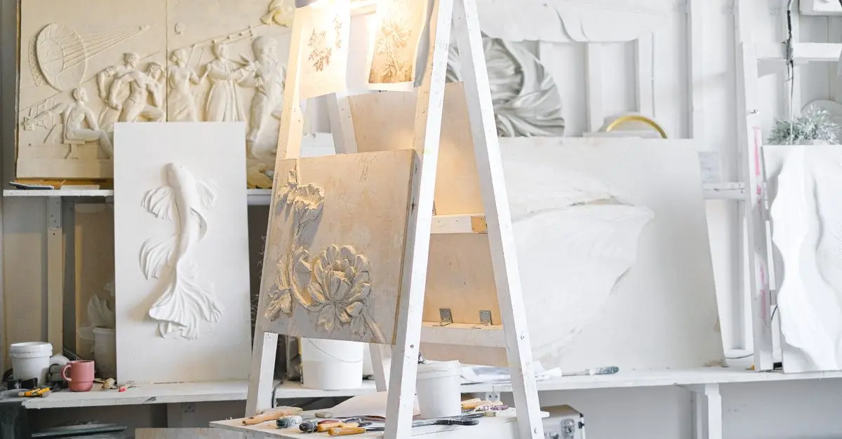 How to Balance Creativity and Commercial Success as an Artist