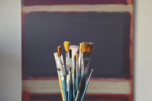 10 Essential Tips for New Artists to Build Confidence