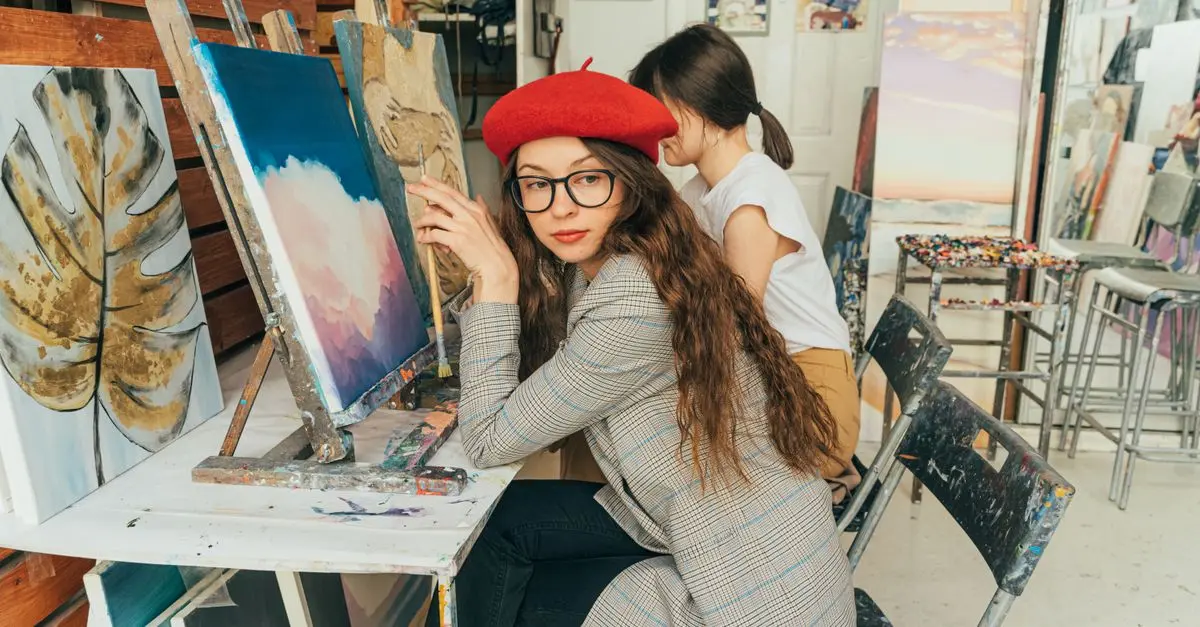 Top 10 Tips for New Artists to Establish Their Brand
